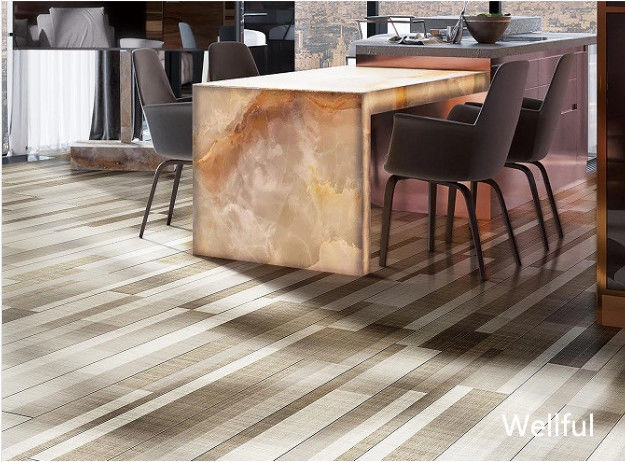 SPC / WPC Lantai Dekoratif Vinyl Film Dengan Desain Kayu Lebar 1000mm