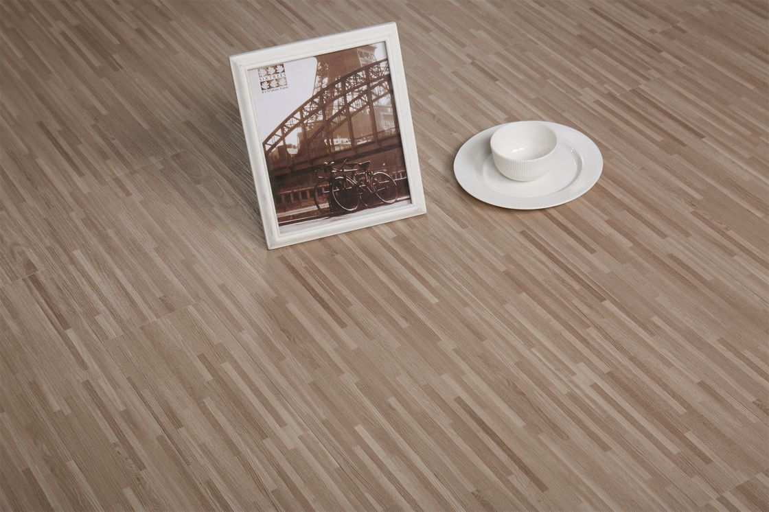 Lantai Papan PVC 4.0mm 5.0mm Self Adhesive Vinyl Floor Planks 3.0mm Lapisan UV