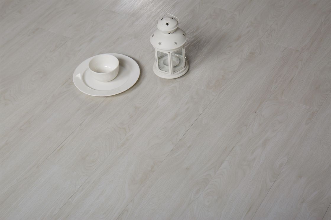 Tahan Api PVC Vinyl Plank Flooring Sistem Klik Lantai Vinyl PVC Dalam Dekorasi Lantai