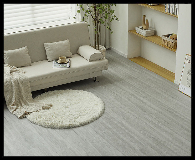 Lapisan Pakai 0,07mm/0,15mm Lapisan Atas LVT Lantai Lurus Dan Tepat